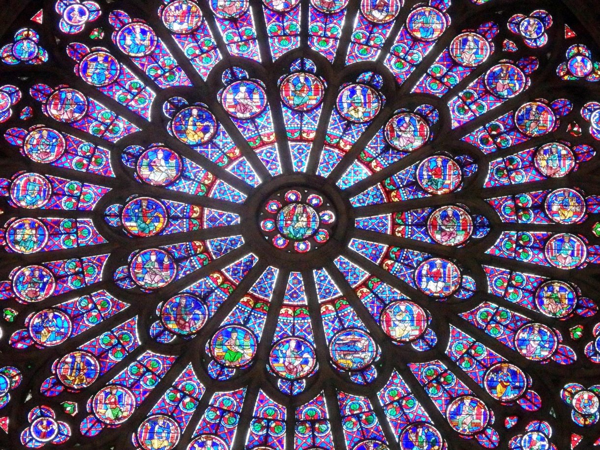 Notre-Dame de Paris: Untersuchung nach Versteigerung von Kirchenfenstern eingeleitet