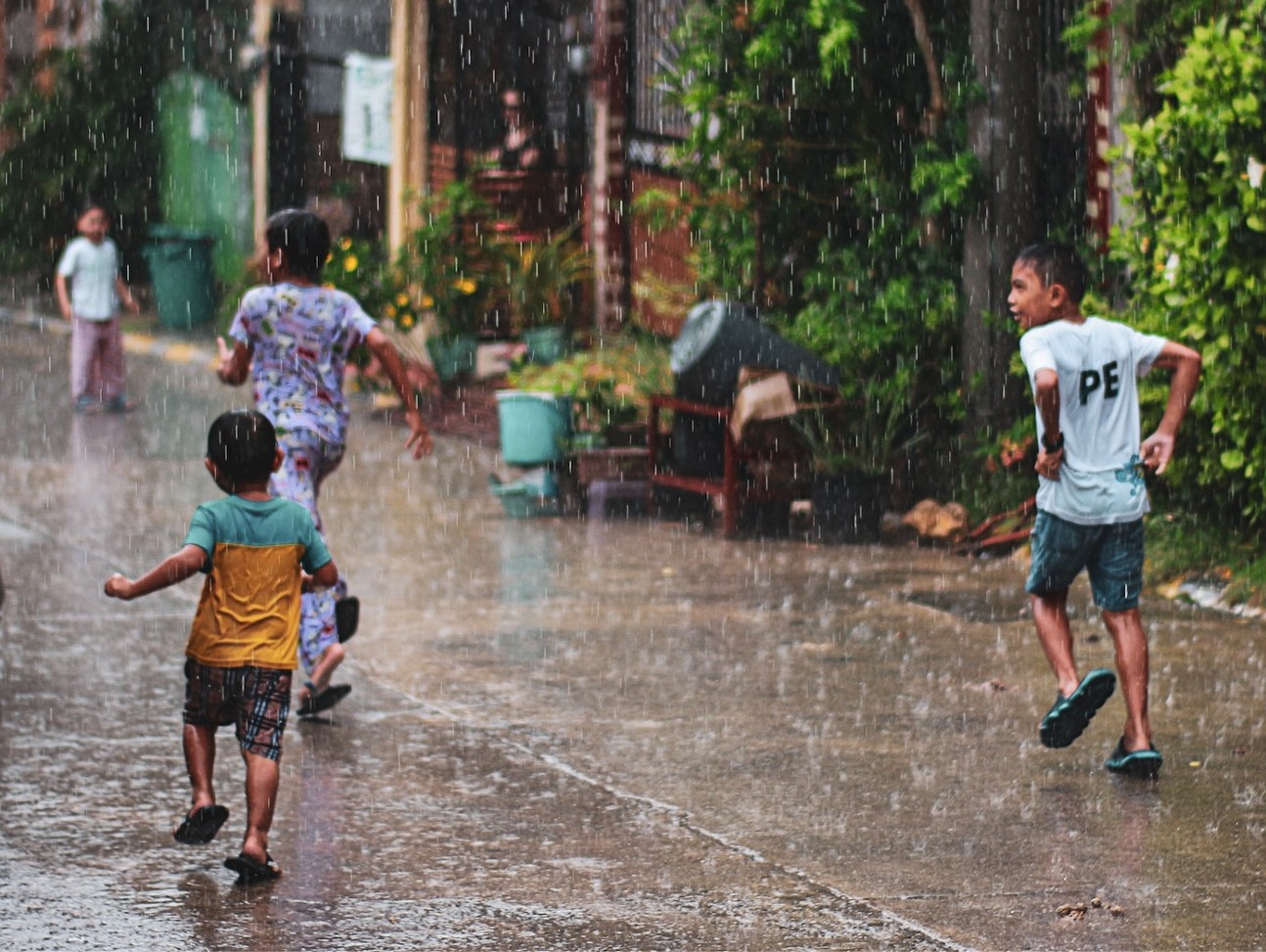 Unicef: In nur 6 Jahren wurden über 43 Millionen Kinder aufgrund von Wetterkatastrophen vertrieben