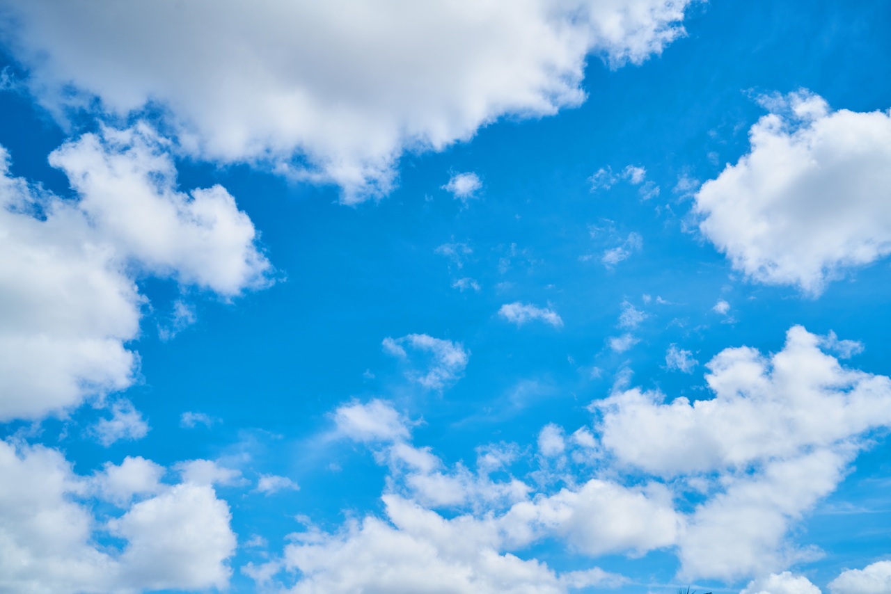 Blauer_Himmel_Wolken