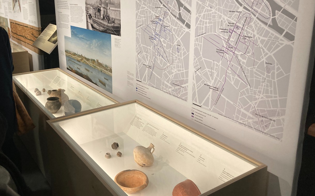 Ausstellung_dans-la-Seine_ScreenX