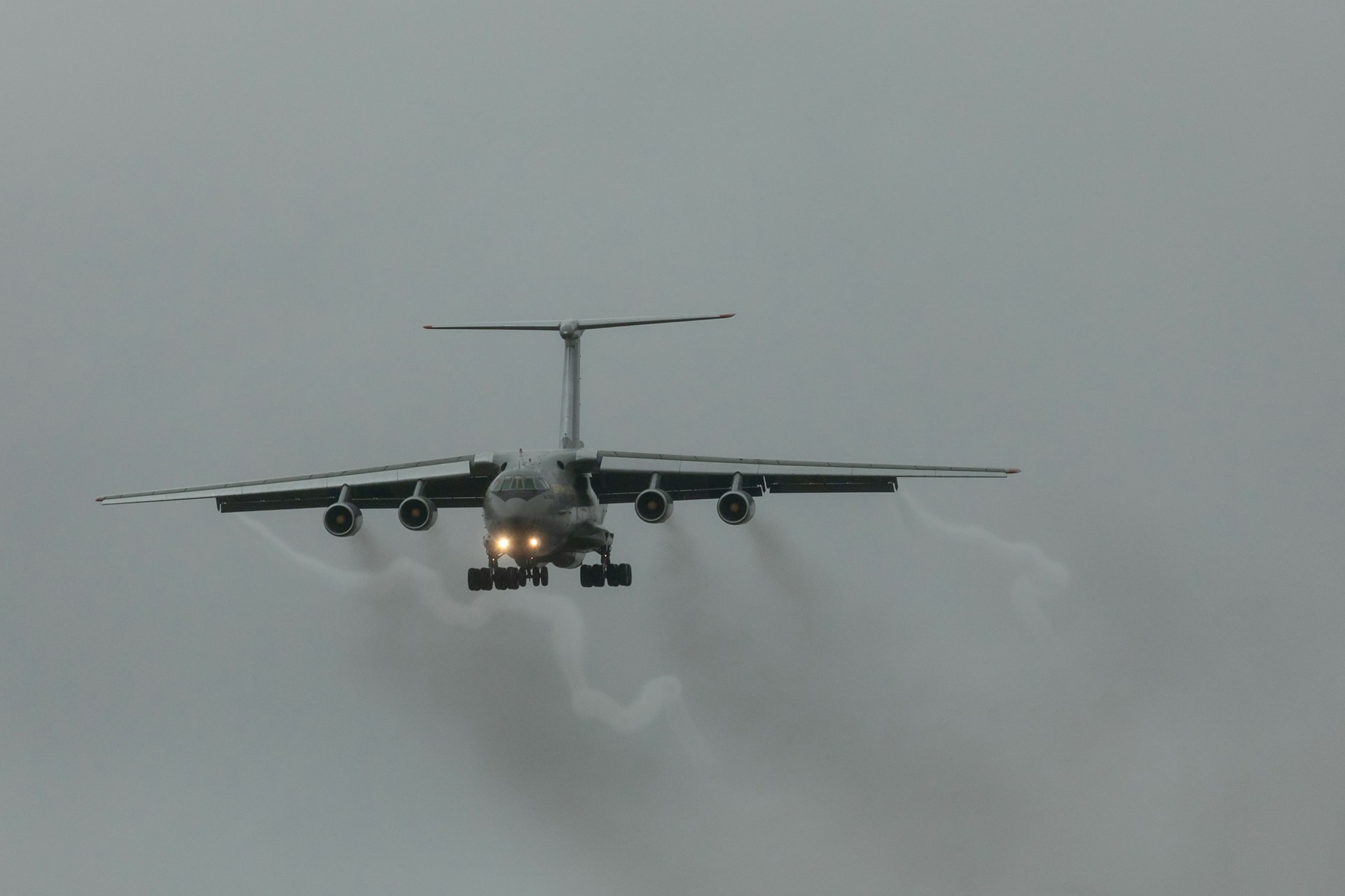 Militärflugzeug_IL76