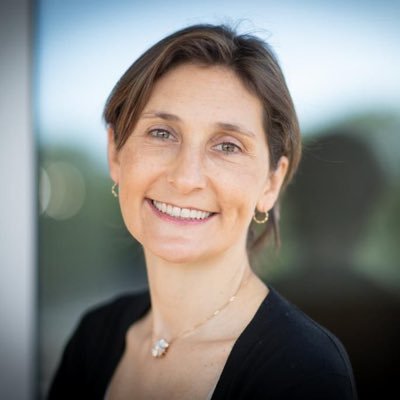 Neue französische Bildungsministerin Amélie Oudéa-Castéra bei Besuch einer öffentlichen Schule ausgebuht