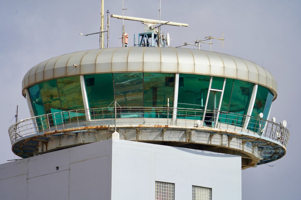 Sturm Geraldine: Blitz schlägt in Kontrollturm des Flughafens Brest ein – Flüge bis Dienstag gestrichen