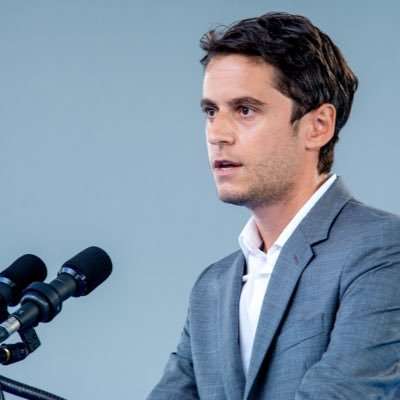 Gabriel Attal kündigt eine öffentliche Konsultation zur Energie- und Klimastrategie Frankreichs an
