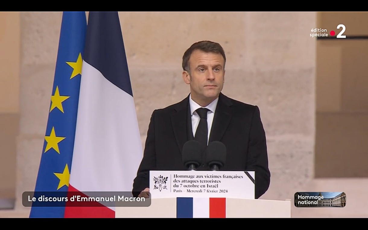 Macron_Ehrung_Opfer_Hamas_ScreenF2