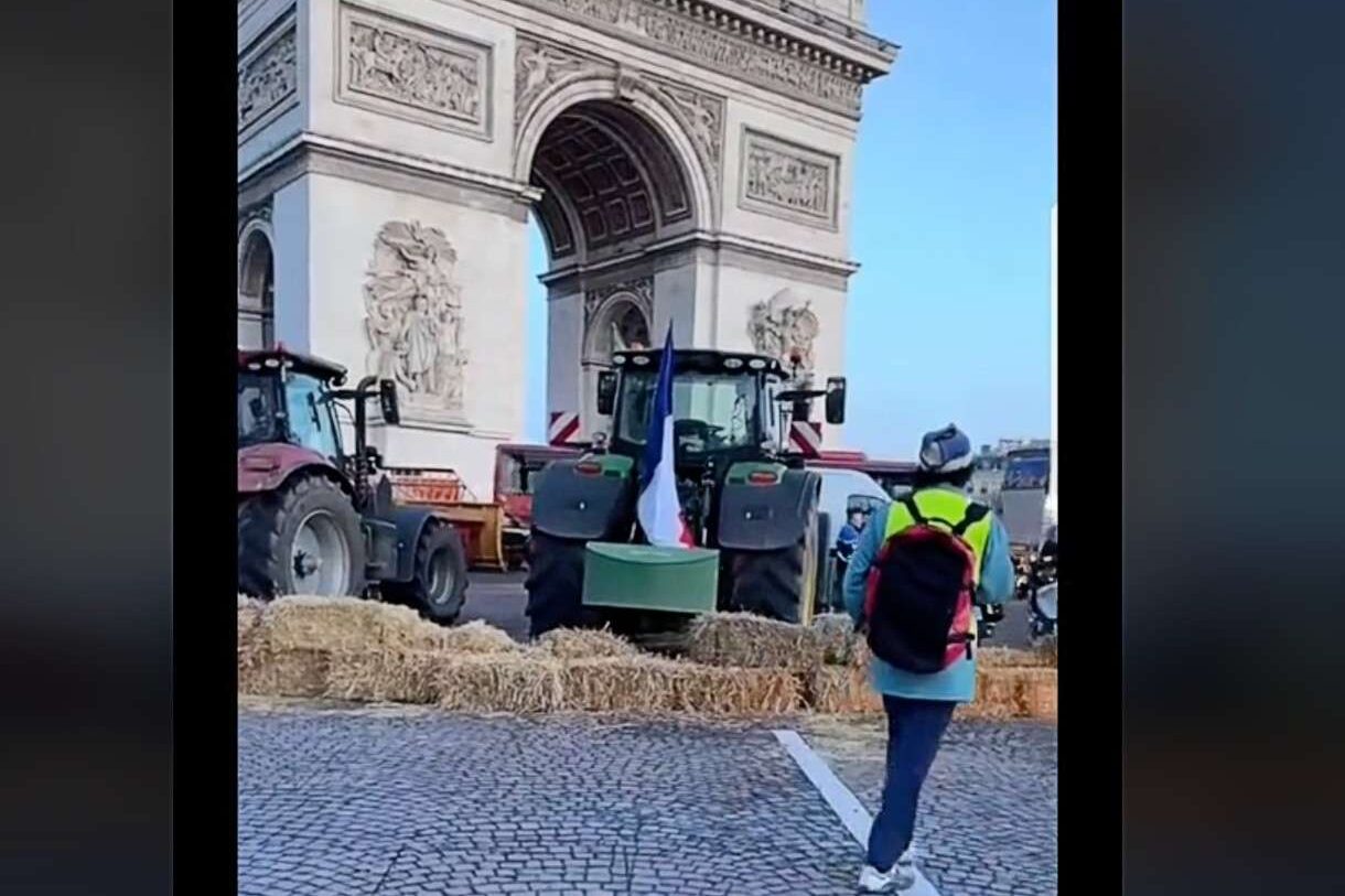 Paris: Wütende Landwirte blockieren den Arc de Triomphe