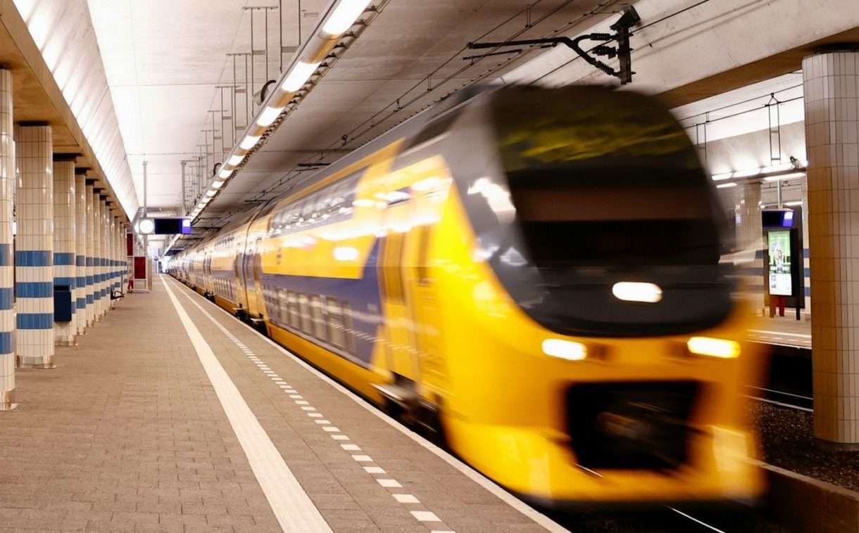 Zug_Bahnhof