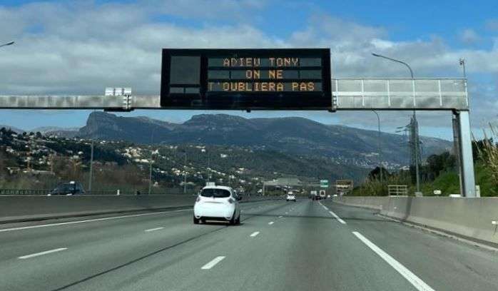 Autobahn_Ehrung_Tony