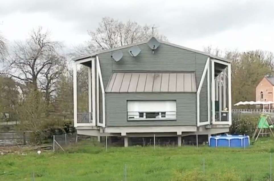 Haus_auf_Stelzen