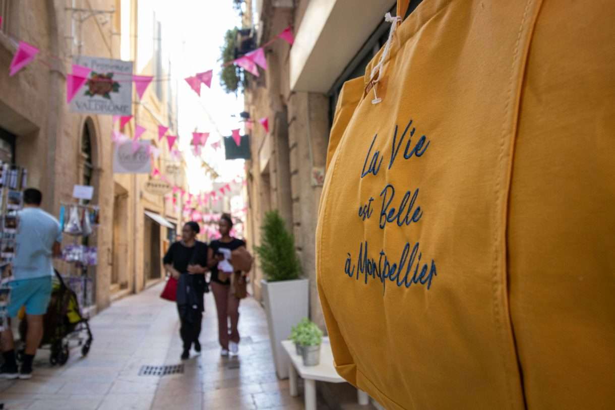 Zwischen Tradition und Moderne: Die Einkaufskultur in Frankreich im Zeitalter des Internets