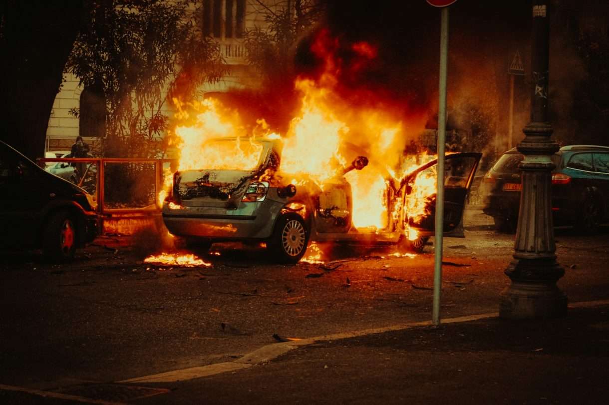 Brennende_Autos_Unruhen