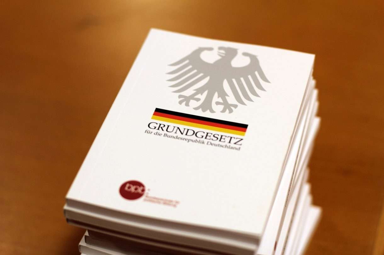 75 Jahre Grundgesetz: Ein Vergleich mit der französischen Verfassung