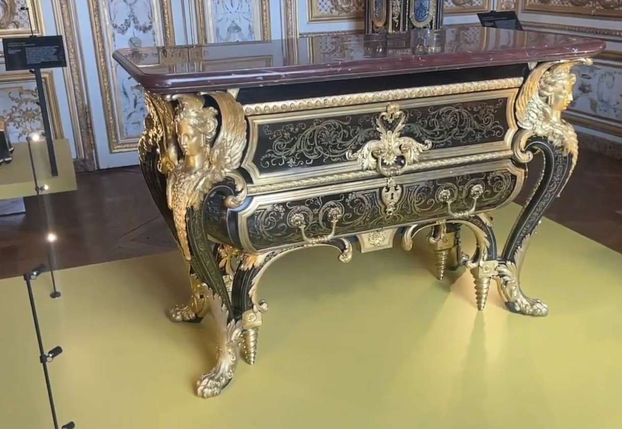 André-Charles Boulle: Meisterwerke des Möbeldesigns im Château de Chantilly