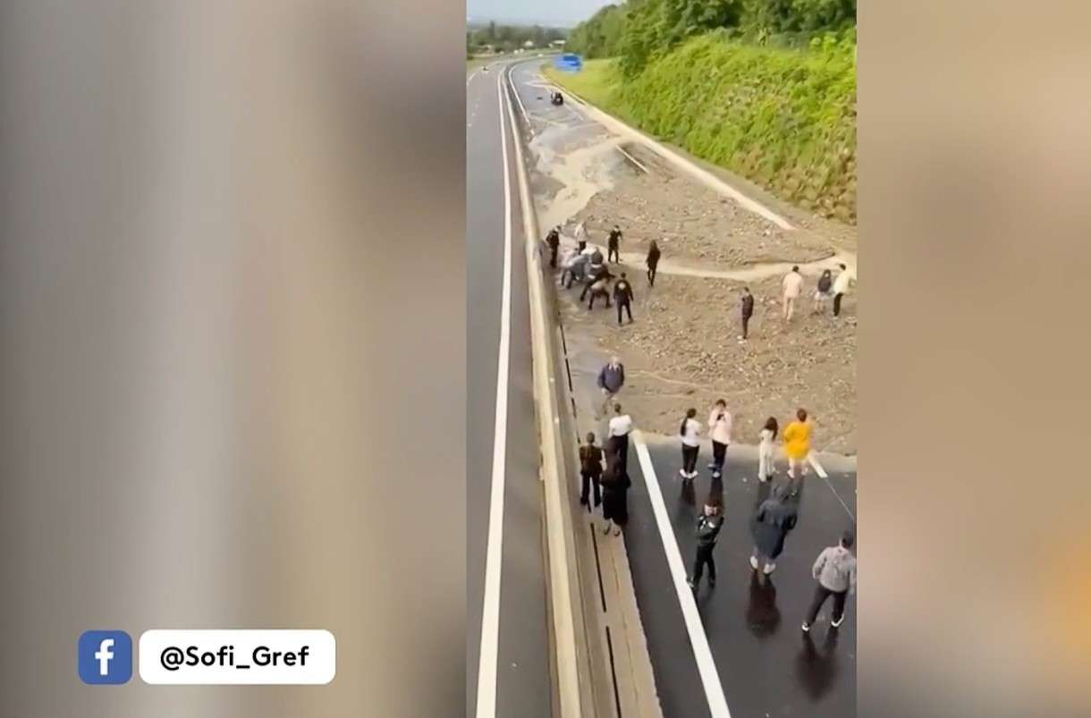 Massive Schlammlawine in der Haute-Savoie blockiert Autobahn