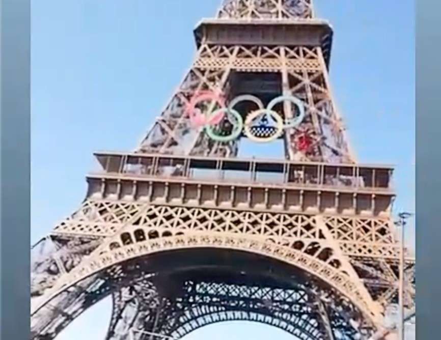 Eiffelturm_Olympische-Ringe_ScreenX