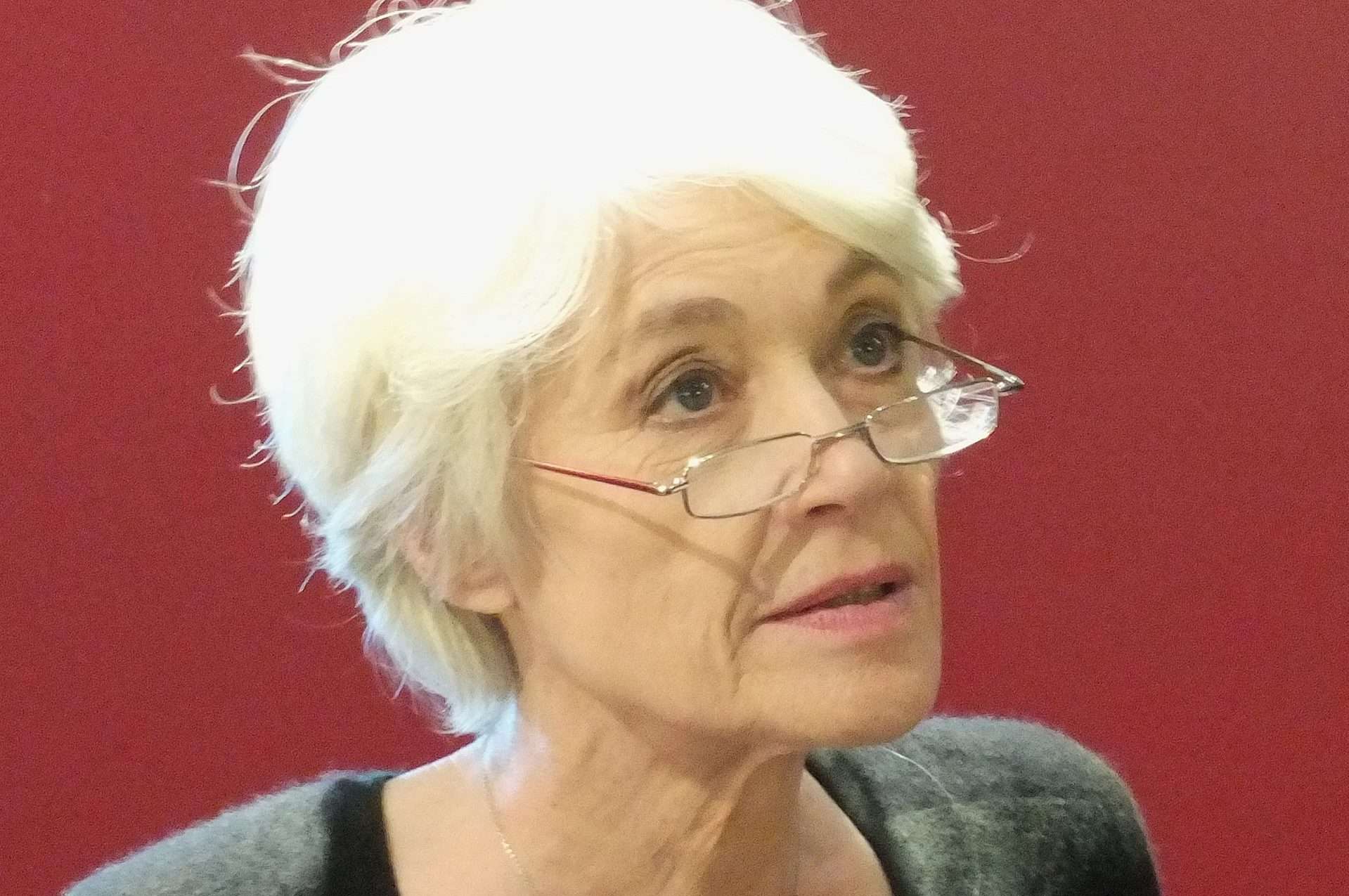 Abschied von Françoise Hardy: Ein Rückblick auf eine unvergleichliche Karriere