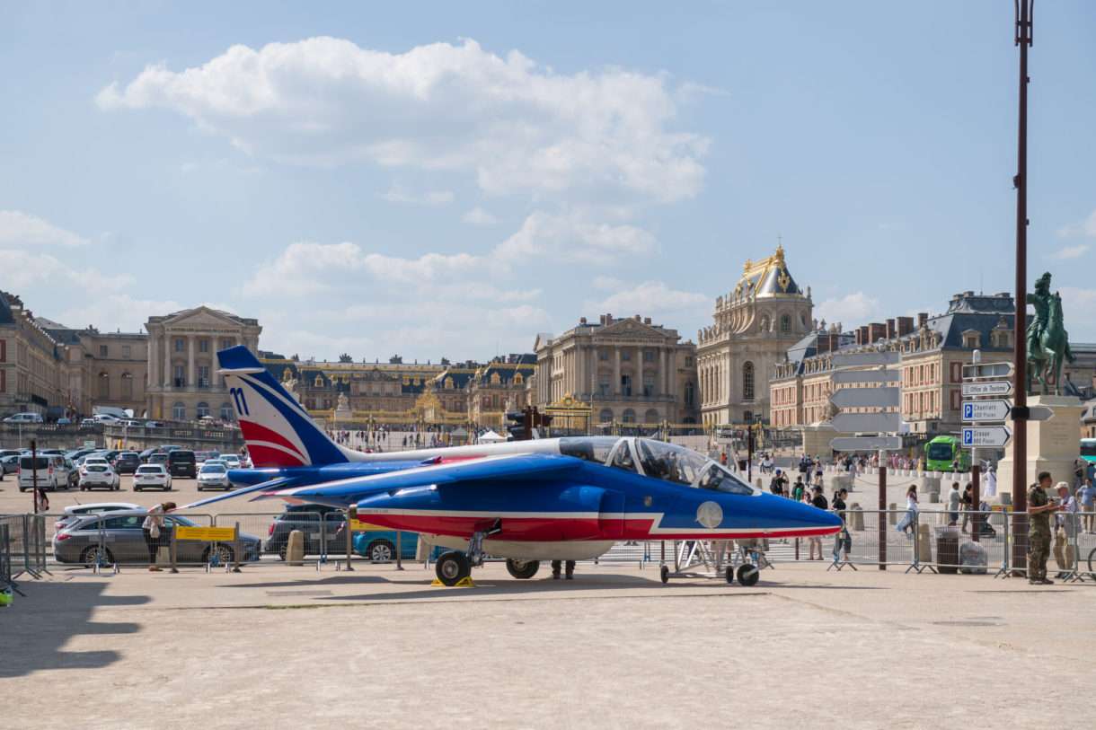 Der Himmel bebt: Atemberaubende Flugshow über Schloss Versailles