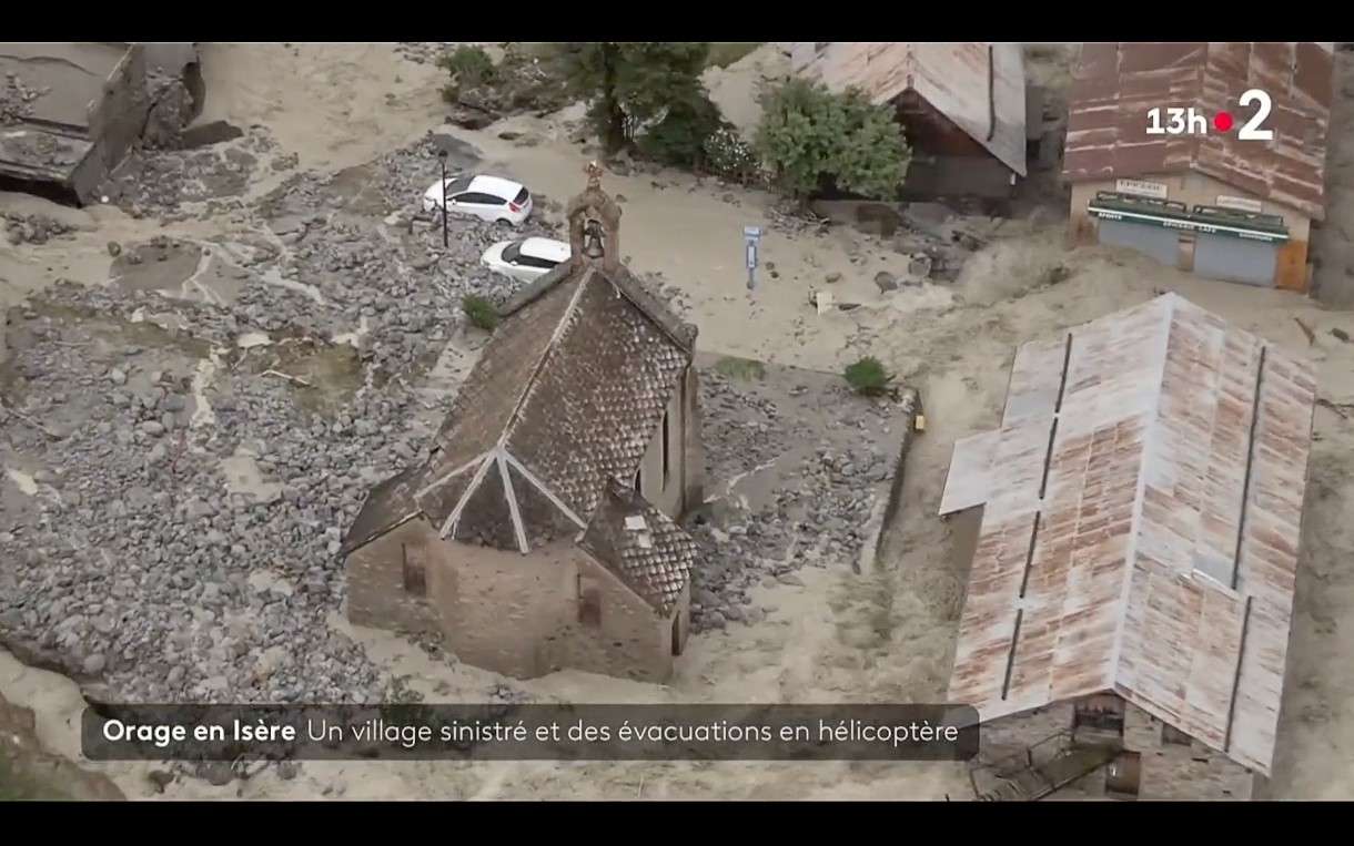 Ein Alpen-Dorf im Ausnahmezustand: Unwetter führt zu Evakuierungen und Zerstörung