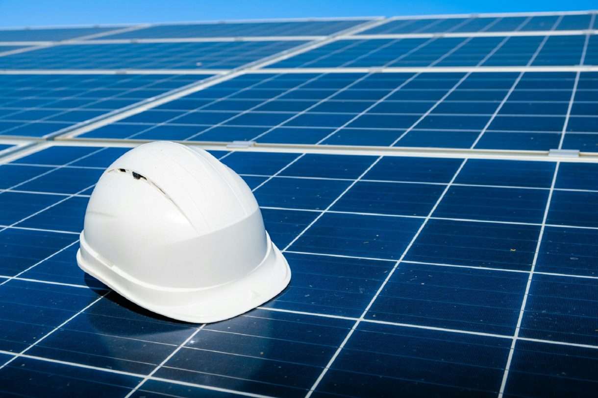 Vaucluse: Eine der größten schwimmenden Solarkraftwerke Europas in Piolenc