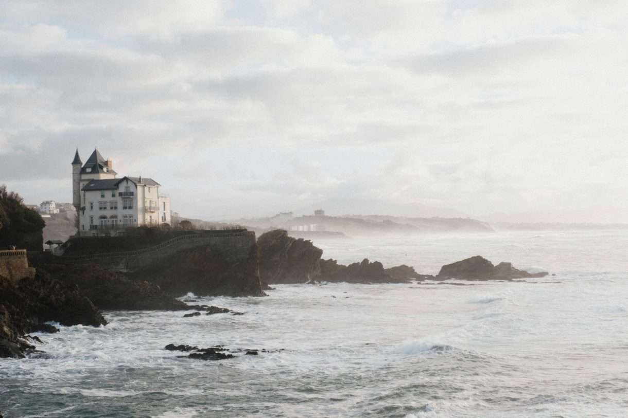 Wenn das Meer näher rückt: Wie Biarritz und Saint-Jean-de-Luz gegen die Erosion kämpfen