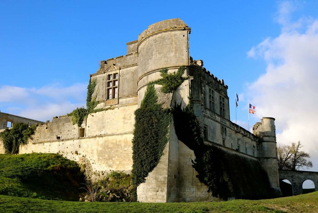 Chateau_de_Bouteville