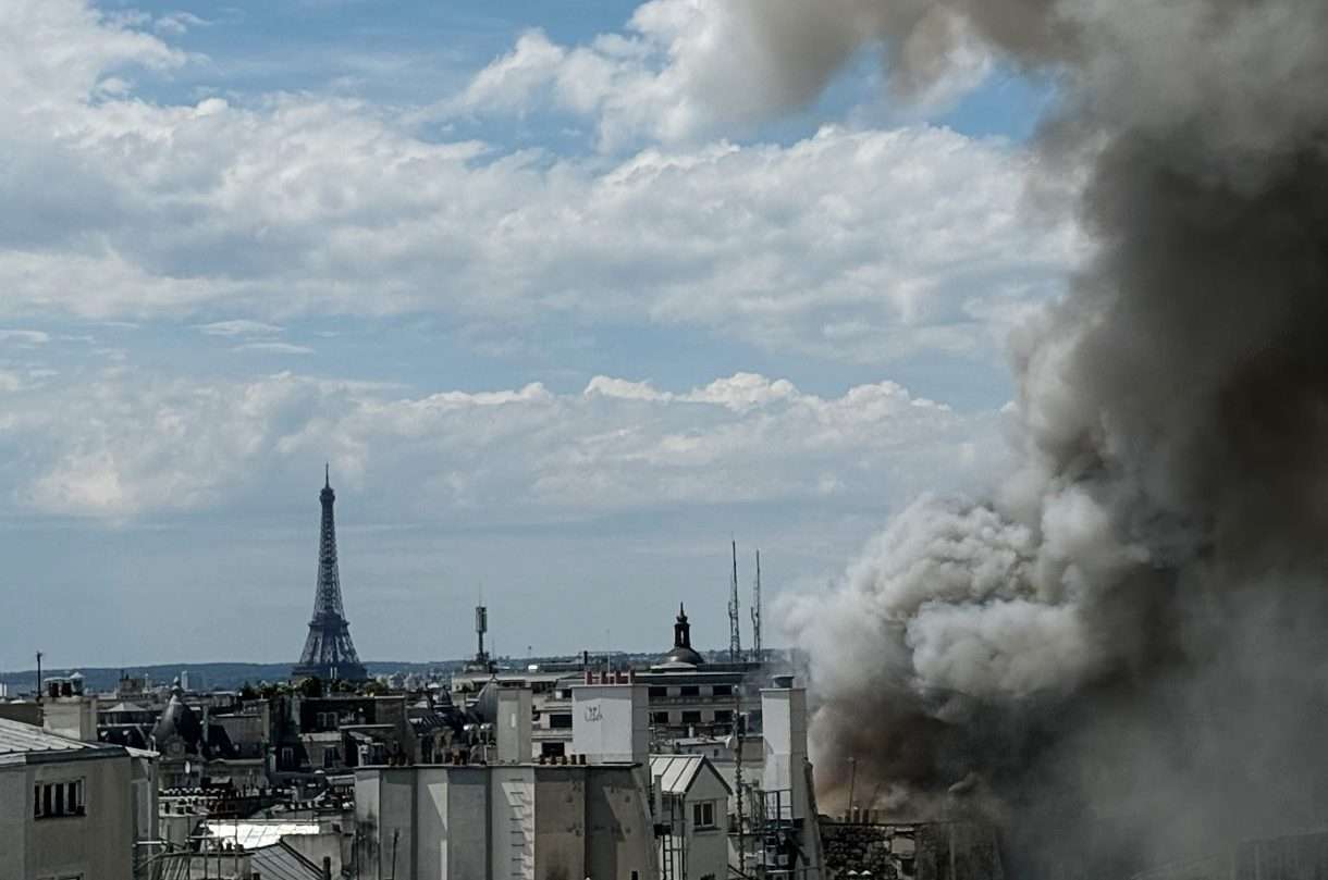 Dramatischer Brand im Pariser Quartier Sentier: Drei Personen leicht verletzt