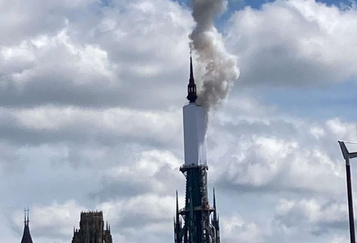 Feuer im Dachstuhl der Kathedrale Notre-Dame von Rouen: Ein schwerer Schlag für die Stadt