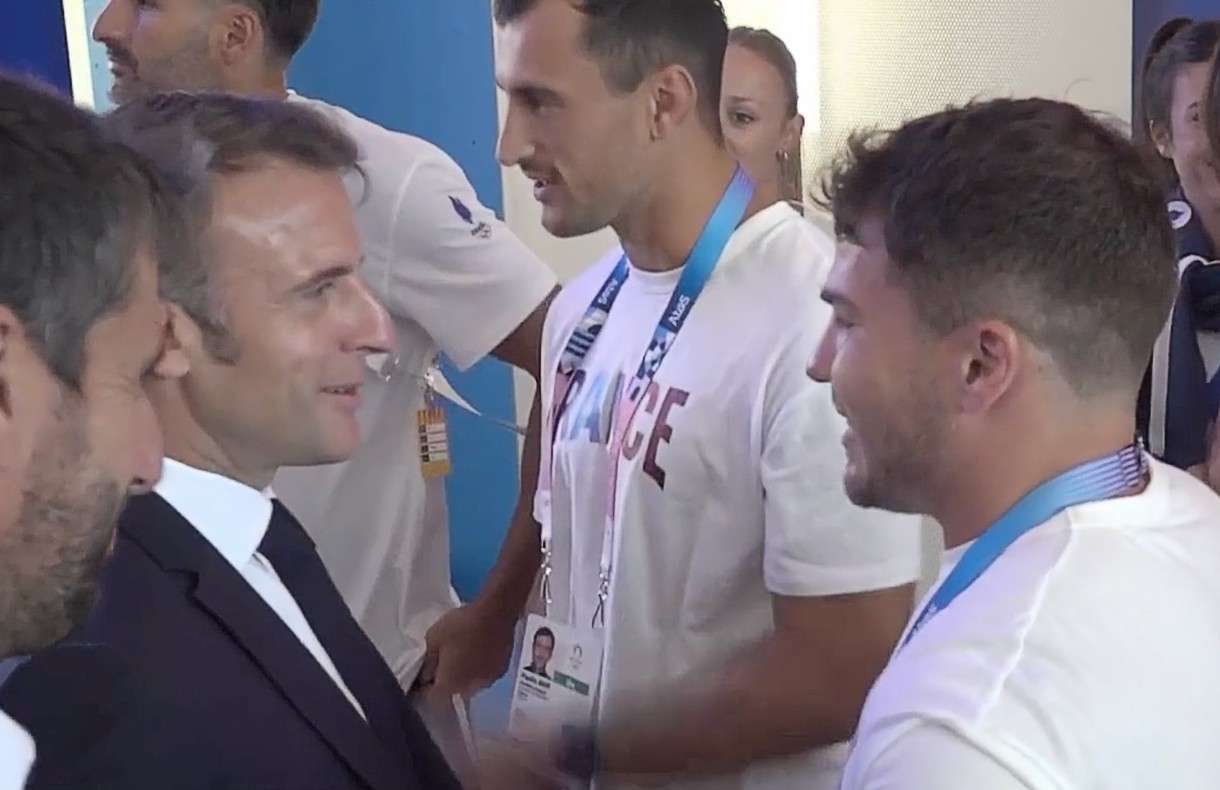 Macron_Olympisches-Dorf_ScreenF2