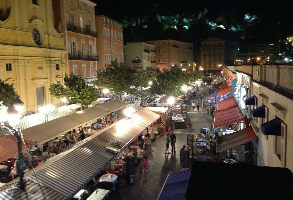 Magische Gassen und mediterrane Momente: Eine Stadtführung durch die Altstadt von Nizza