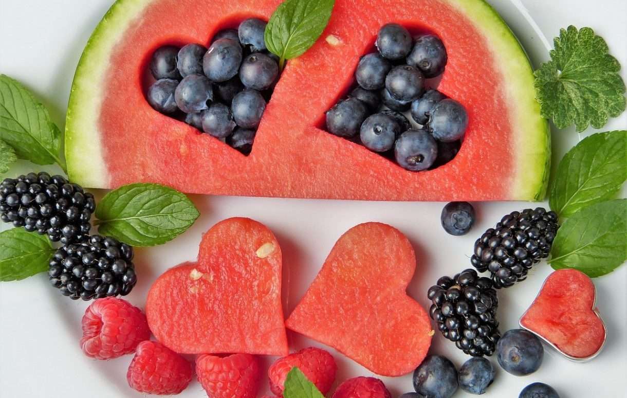Gesunde Snacks für unterwegs: Ernährungs-Tipps für heiße Tage