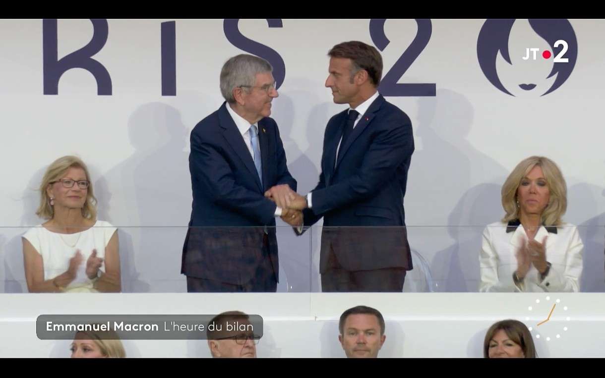 Thomas_Bach_Emmanuel_Macron_ScreenF2