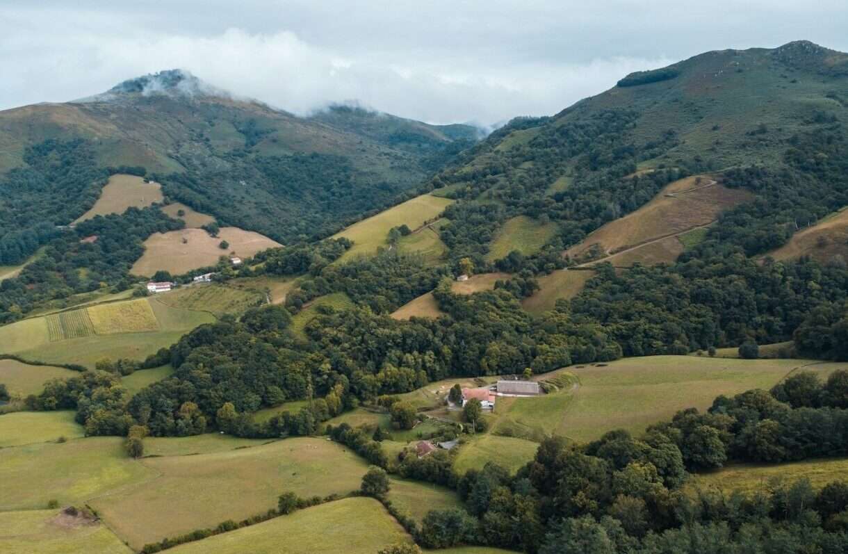 Sommerferien im Baskenland: Entdeckungen zwischen Bergen und Ozean