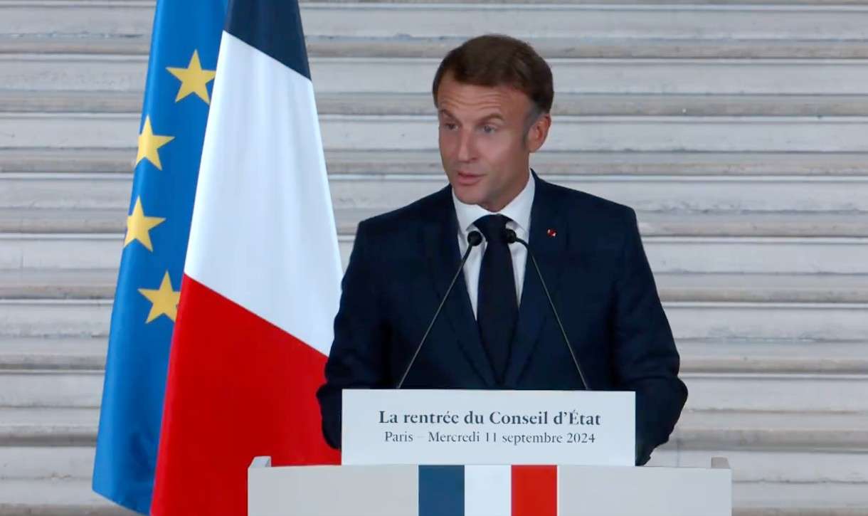 Macron_Demokratie_ScreenX