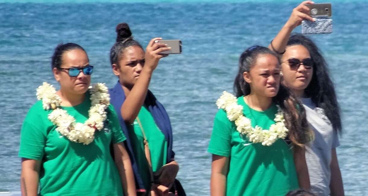 Wallis und Futuna: Das bunte Kunsthandwerk der Blumenkränze