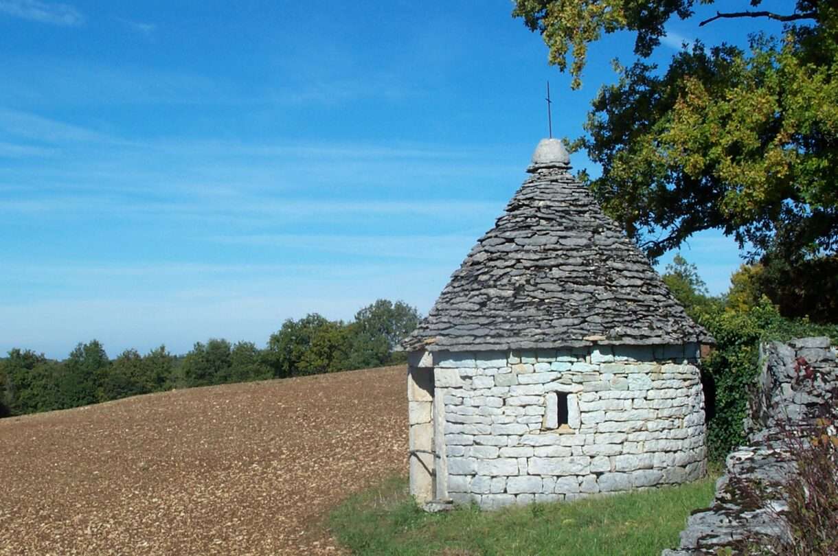 Die Caselles im Lot: Zeitzeugen aus Stein in Gefahr