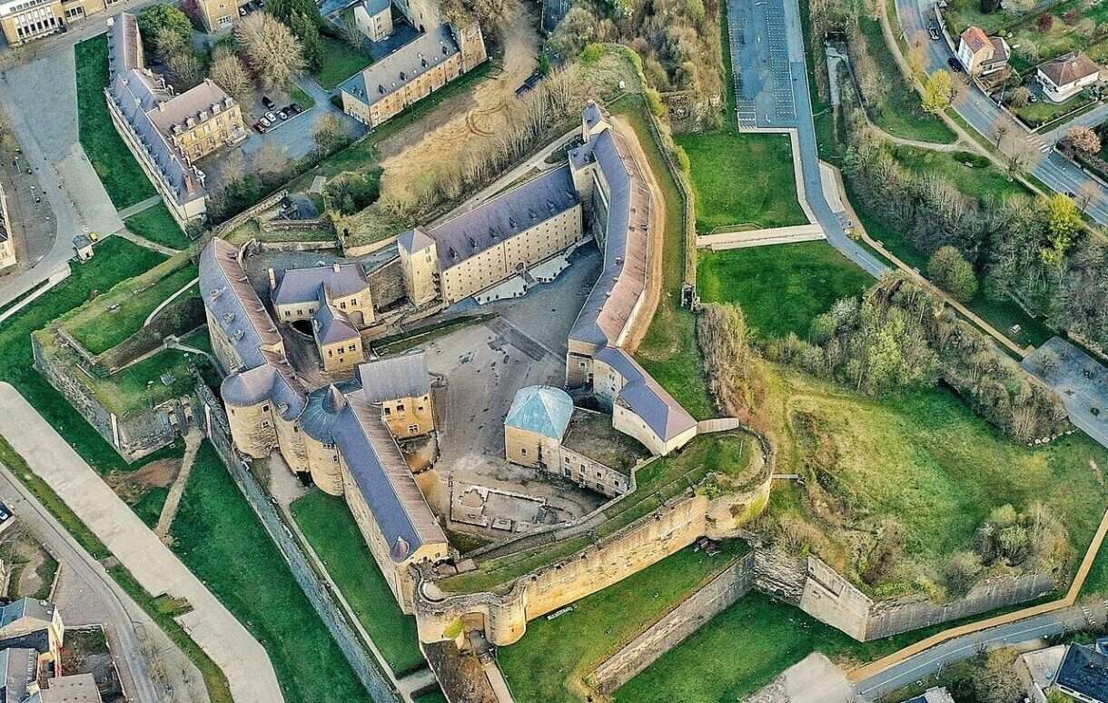 Château de Sedan – Ein Wahrzeichen im Rampenlicht
