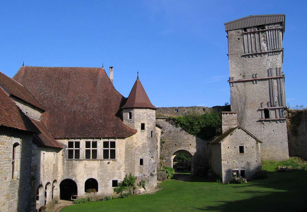Ein Besuch auf dem Château d’Oricourt – Zeitreise ins Mittelalter
