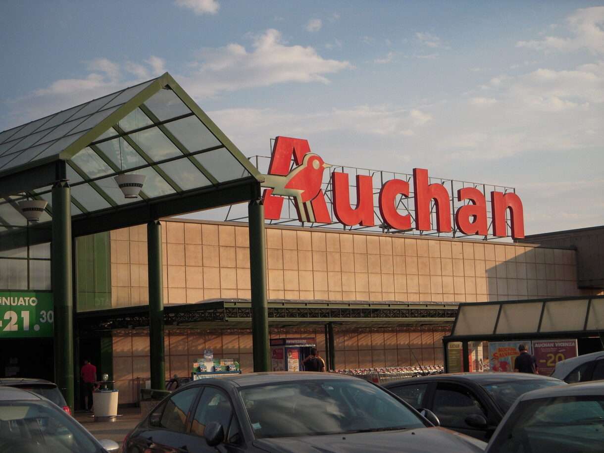 Massenentlassungen bei Auchan und anderen Unternehmen: 50.000 Arbeitsplätze in Frankreich bedroht