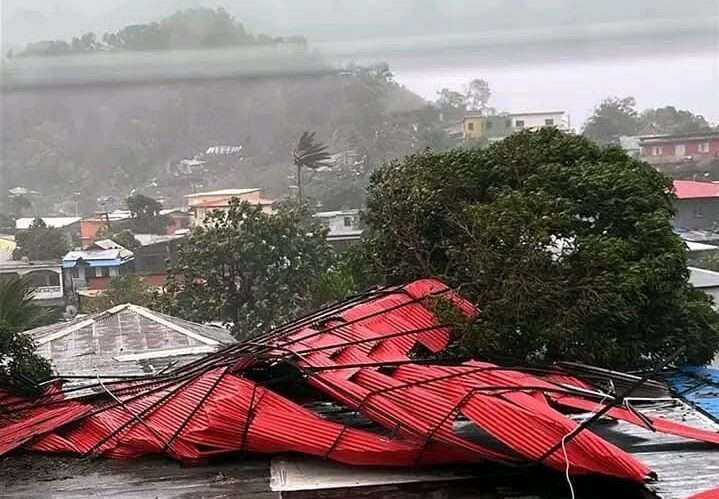 Mayotte ein Jahr nach Chido – Erinnerung, zäher Wiederaufbau und offene Versprechen