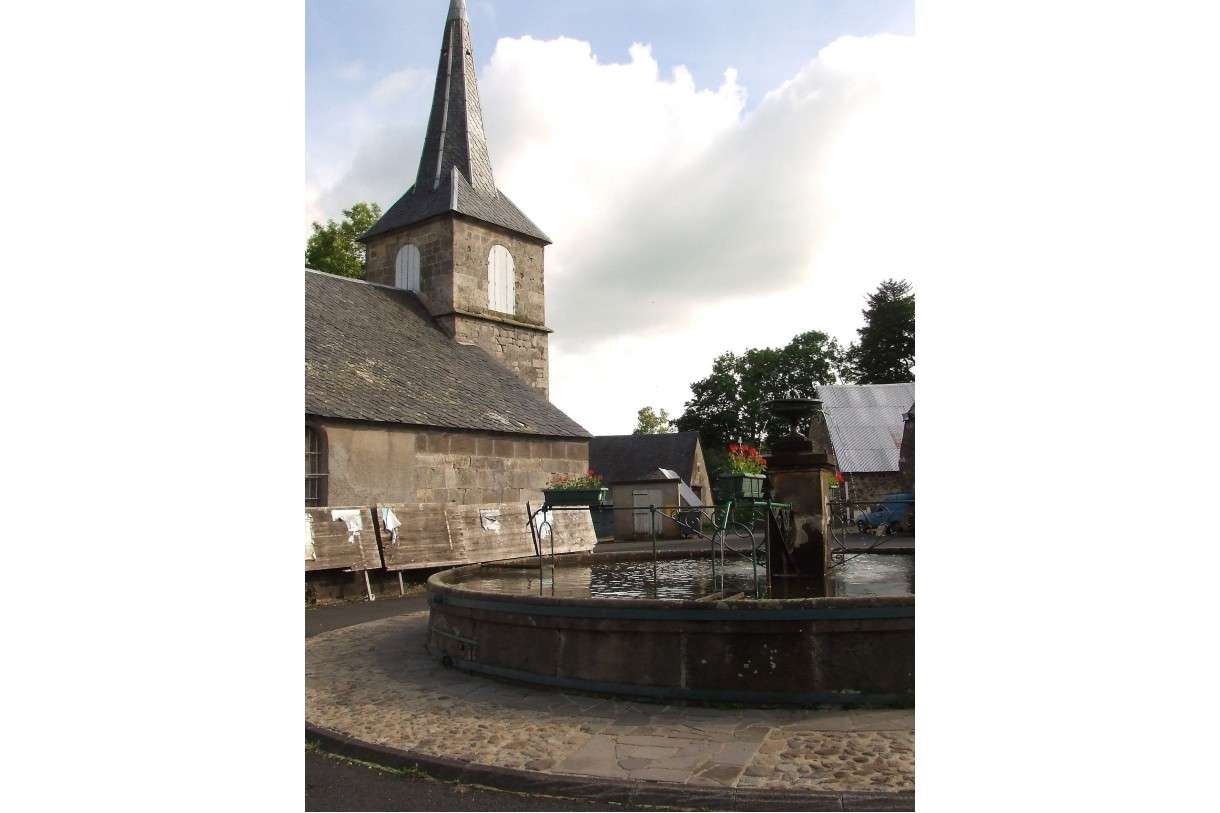 Godivelle-fontaine-eglise