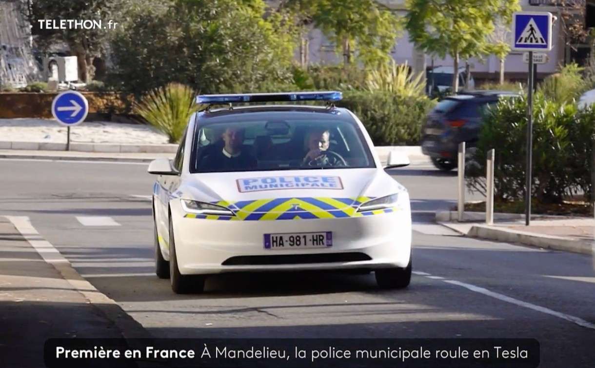 Umweltfreundlich und innovativ: Mandelieu stattet Polizei mit Tesla-Fahrzeugen aus