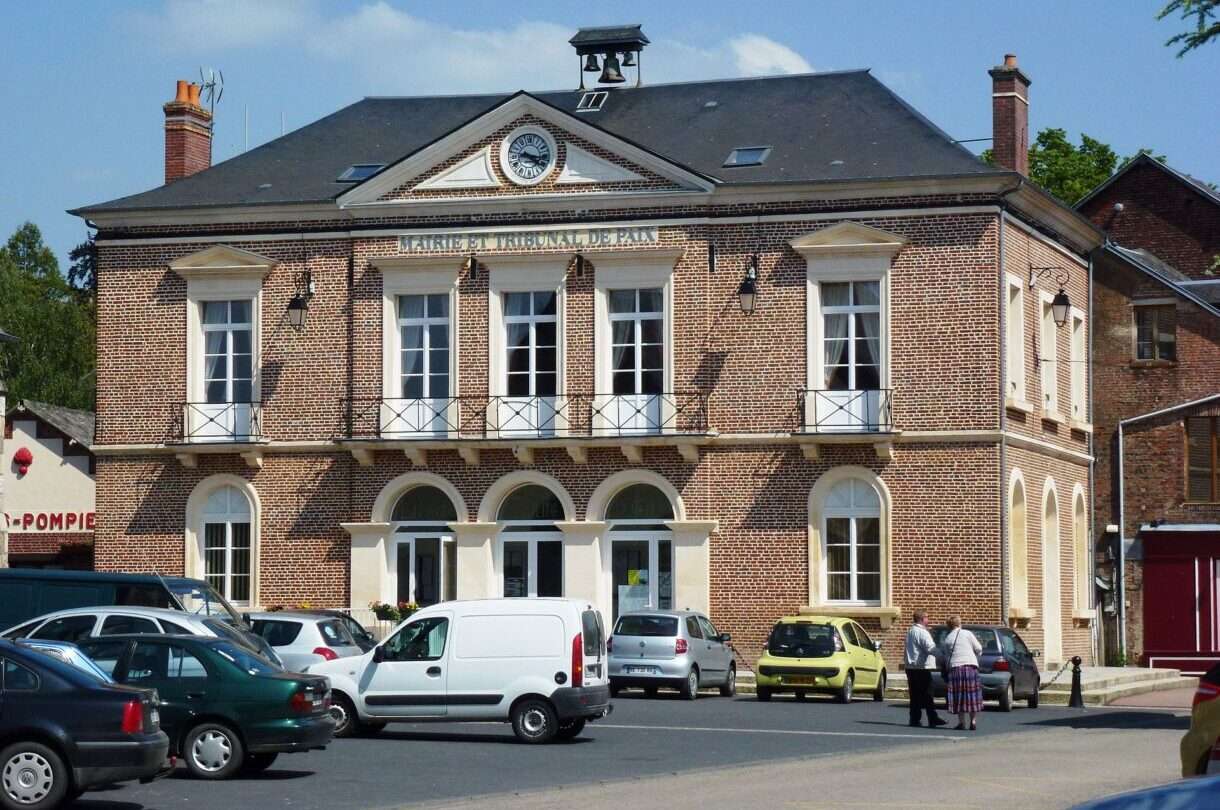 Thiberville_(Eure,_Fr)_mairie_et_tribunal_de_Paix