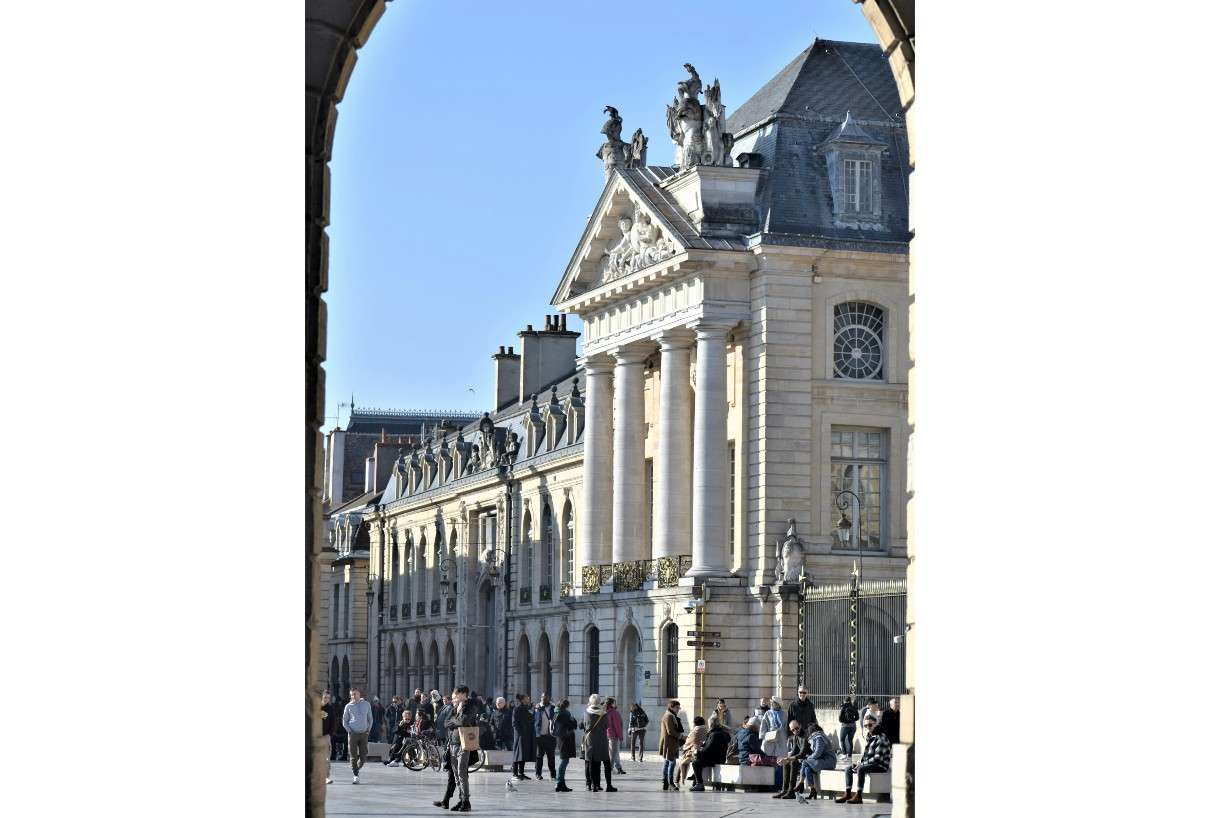 Dijon – Die Perle Burgunds: Ein Rundgang durch Kultur, Geschichte und Genuss