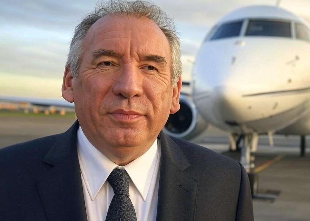 François Bayrou: Ein symbolträchtiger Flug nach Pau