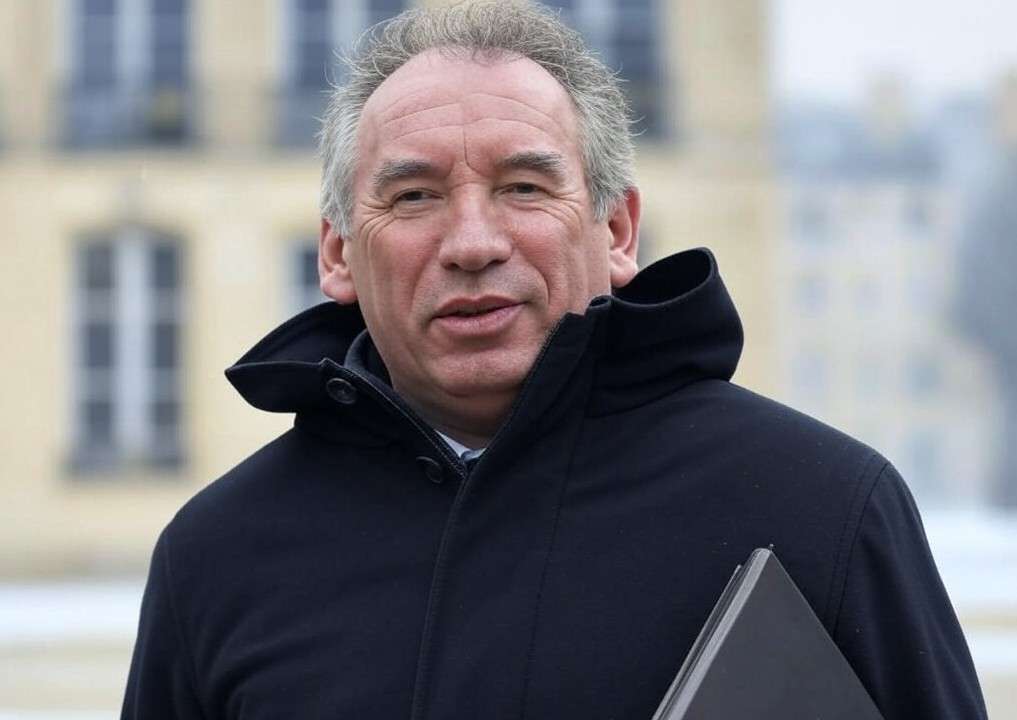 Das Ende einer Ära in Pau: François Bayrous symbolträchtige Niederlage und die politische Bedeutung