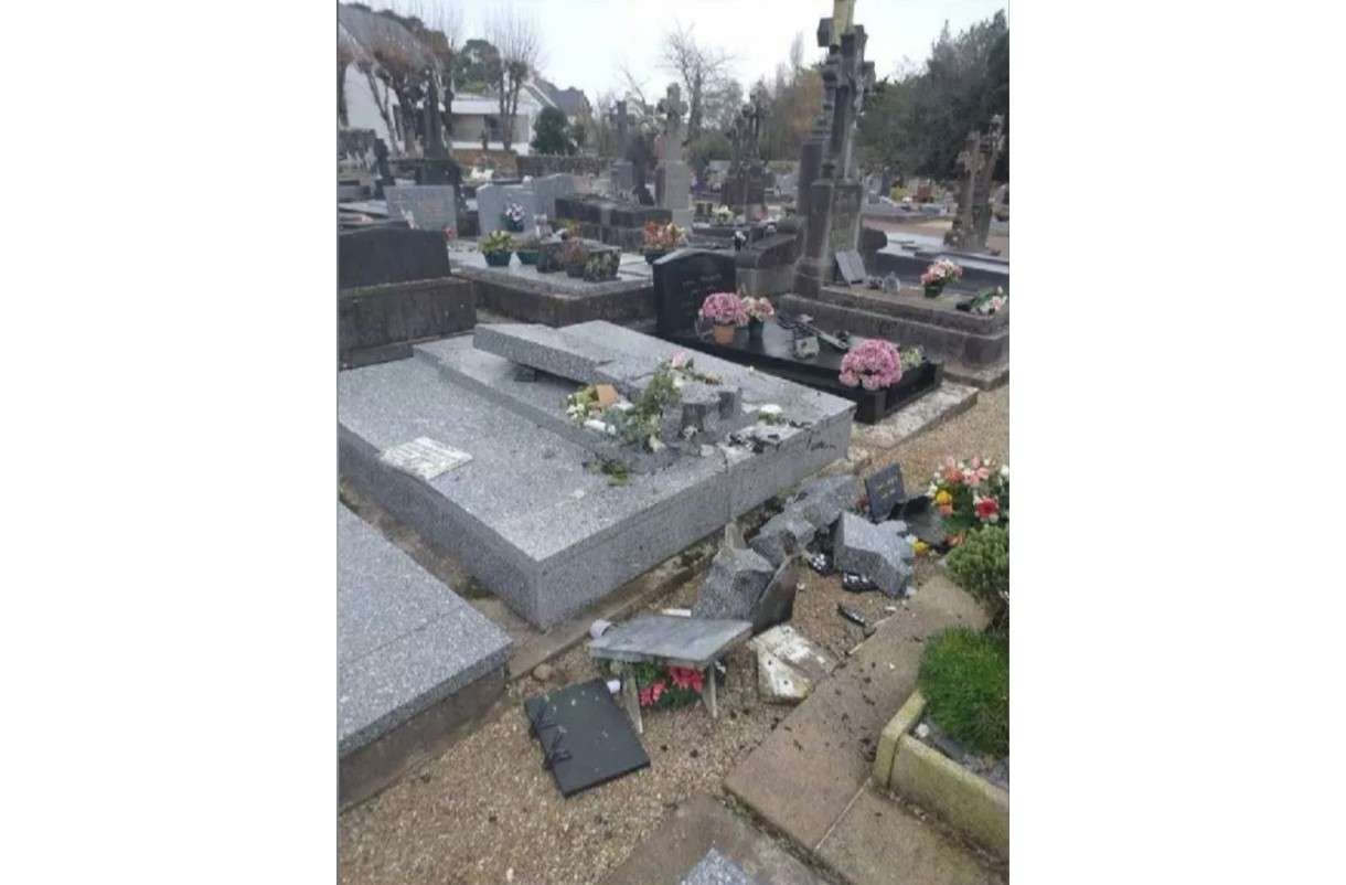 Vandalismus an der Grabstätte von Jean-Marie Le Pen