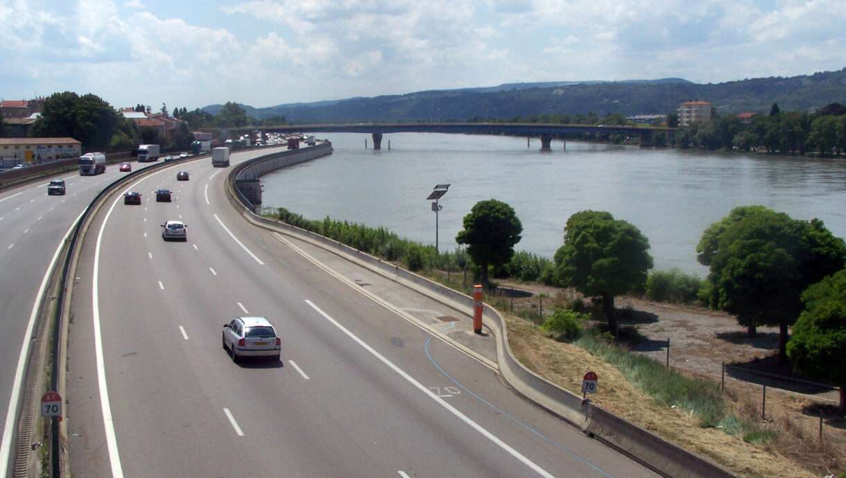 L'autouroute_A7_à_Valence