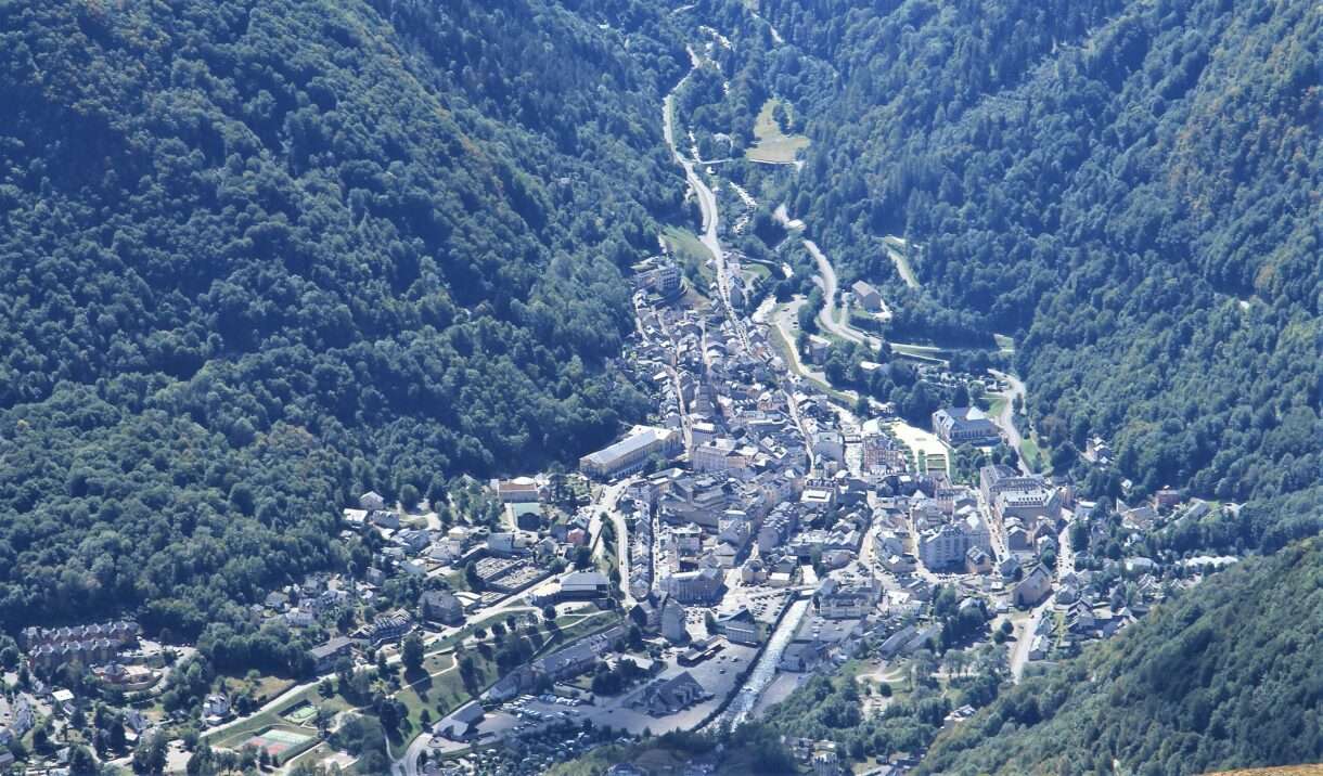 Cauterets_(Hautes-Pyrénées)_1
