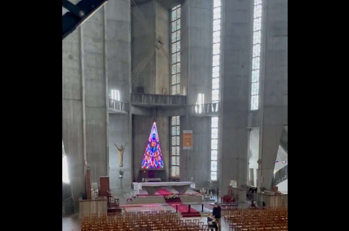 Notre-Dame de Royan: Ein Meisterwerk aus Beton und Licht