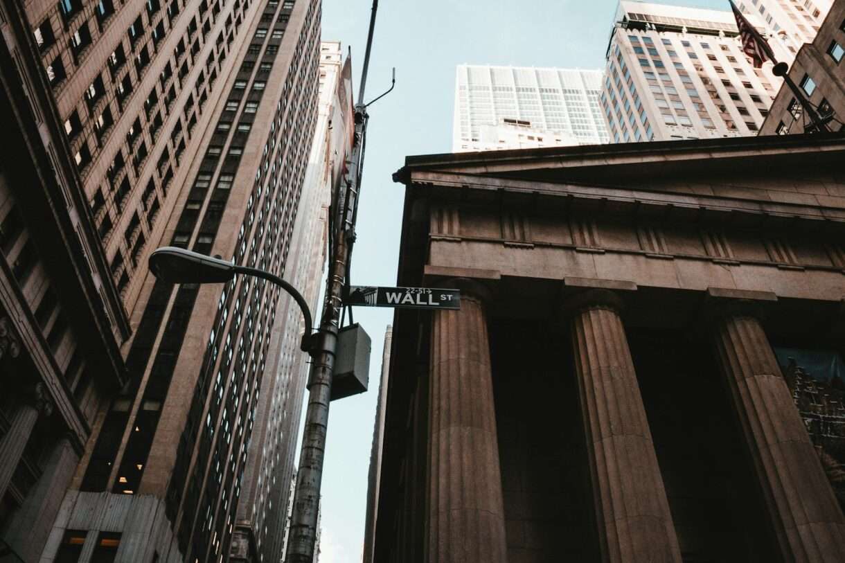 Wall Street im Korrekturmodus: Trumps Zollkrieg versetzt Märkte in Turbulenzen